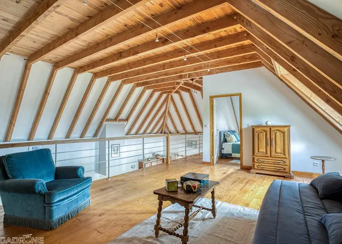 Authentic Charming House Wifi Swimming Pool 10 Ppl بيت للعطل *